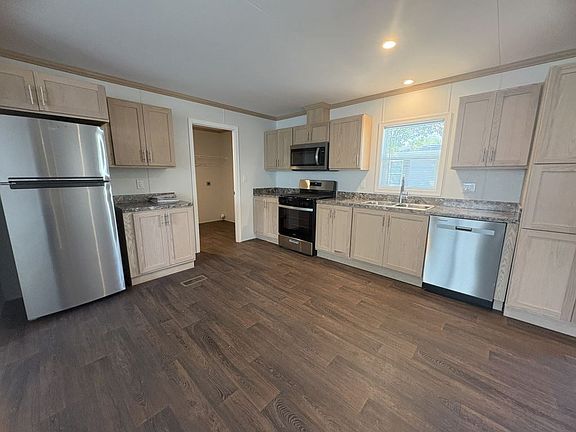 2nd image of 4502 San Juan Dr #198