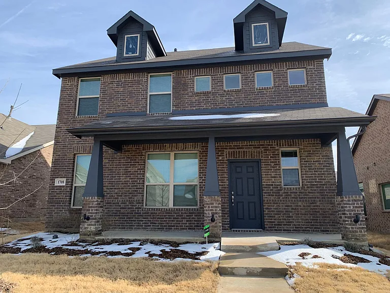 1708 Wayne Ln — Photo 1