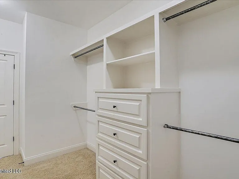 987 N Azalea Dr — Photo 22