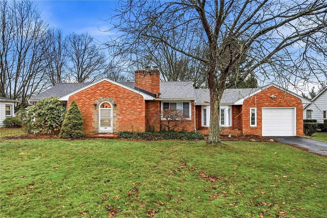 359 Koehler Dr photo 1