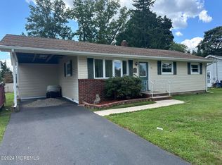 21 Middlesex Rd, Matawan, NJ 07747