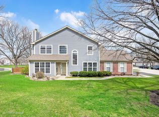 700 Bent Ridge Ln, Elgin, IL