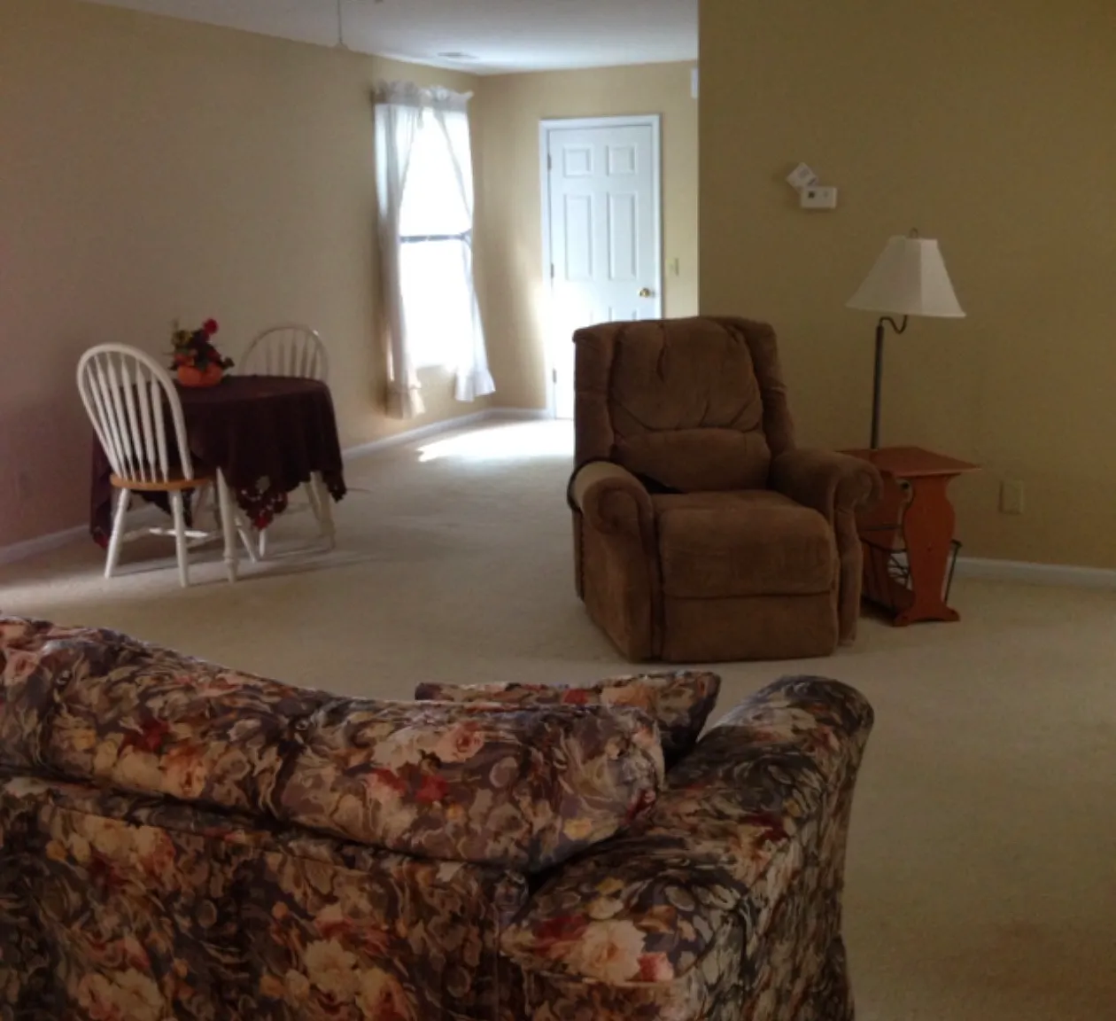 1 bed, 750 sqft, $1,100 — Photo 2
