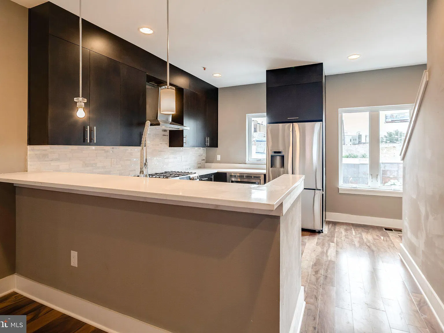 3 bed, 3.0 bath, 2282 sqft, $3,450 — Photo 2
