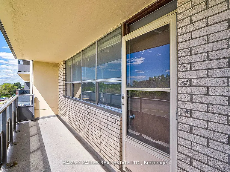 2000 Sheppard Ave W #1208 — Photo 31