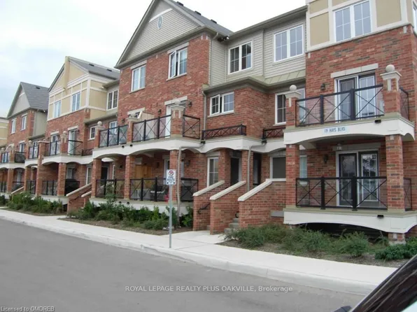 19 Hays Blvd #19, Oakville, ON L6H 0H8