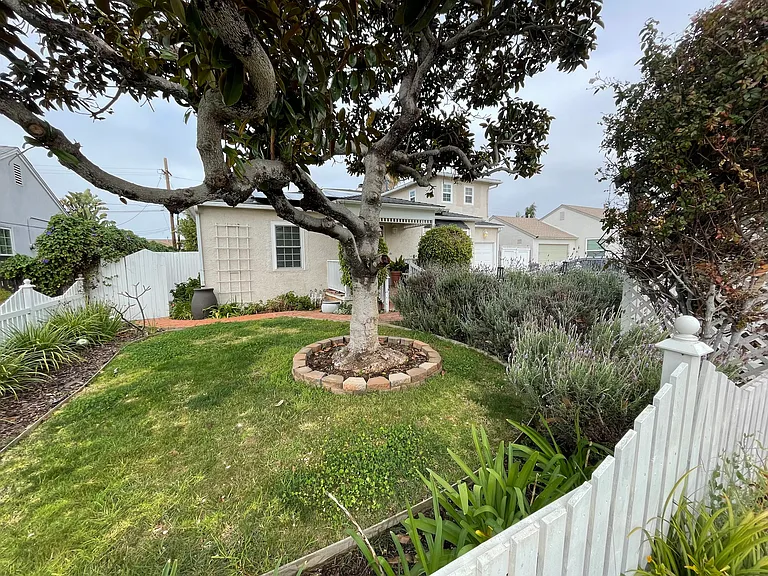 606 Spruce St — Photo 16