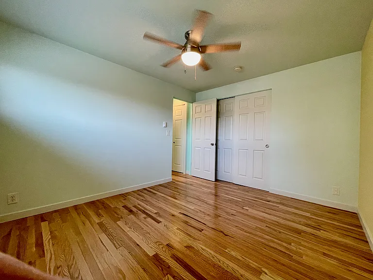 Pic of similar bedroom from another unit