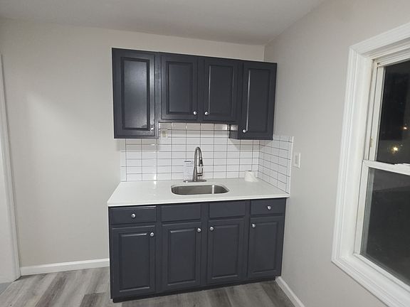 3rd image of 10-12 Netherwood Pl #2