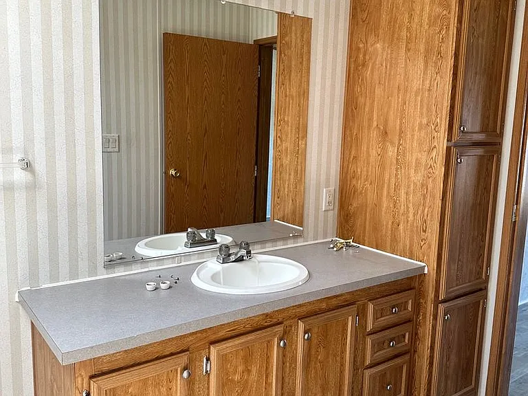 2741 Crab Tree St — Photo 19