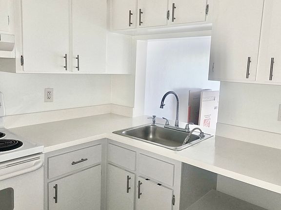 5th image of 17000 NW 67th Ave APT 321