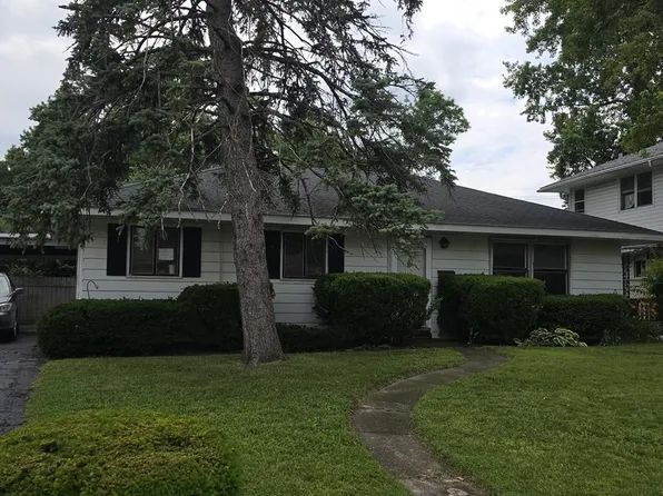 2327 Arrow St, Carpentersville, IL 60110