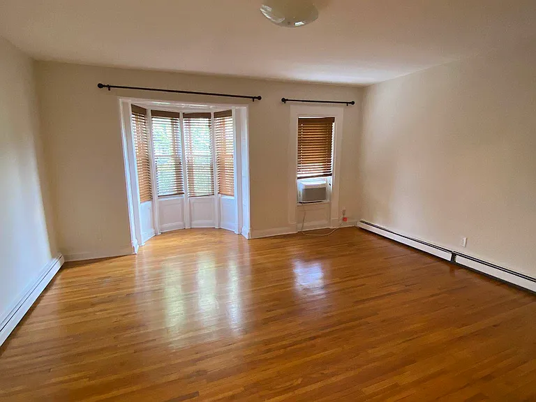 736A Union St #3 — Photo 6