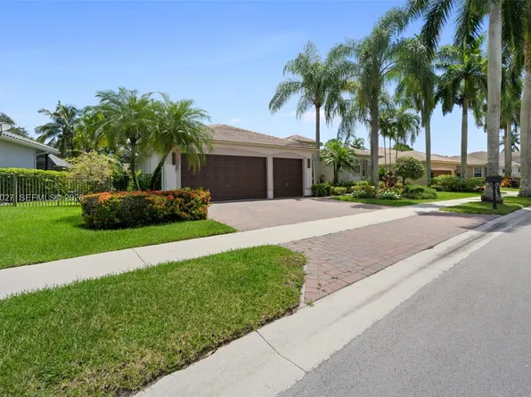 2538 Eagle Run Dr, Fort Lauderdale, FL 33327