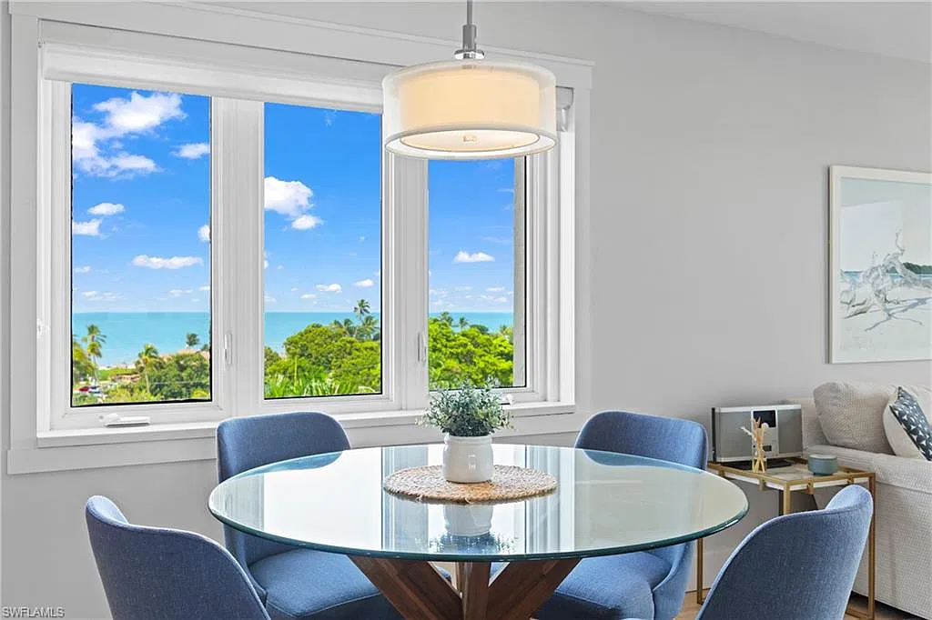 2 bed, 2.0 bath, 900 sqft, $9,500 — Photo 3