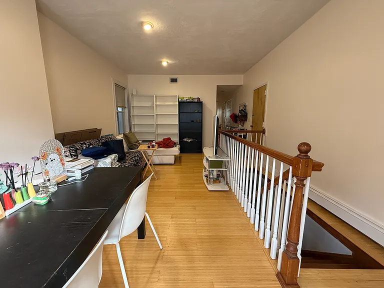 9 Mark St #1 — Photo 4