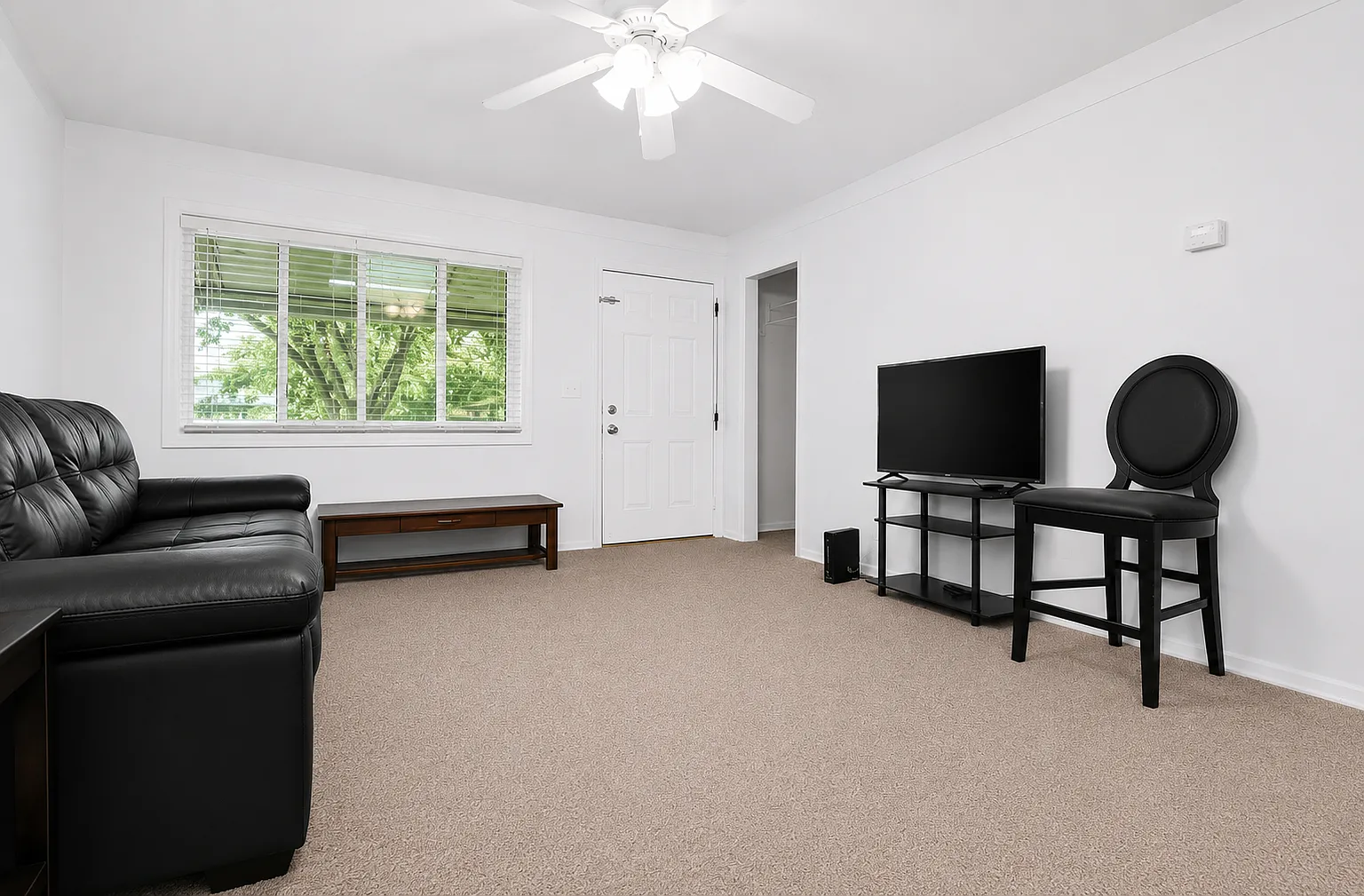 3 bed, 1000 sqft, $1,499 — Photo 3