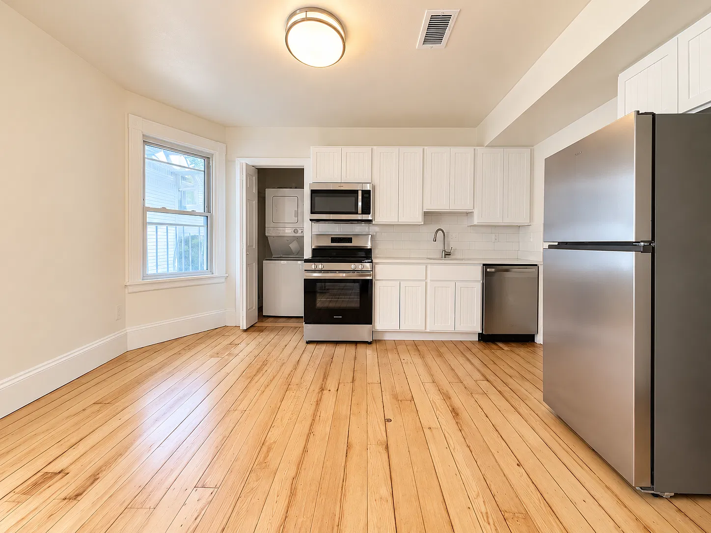 4 bed, 1466 sqft, $4,750 — Photo 2
