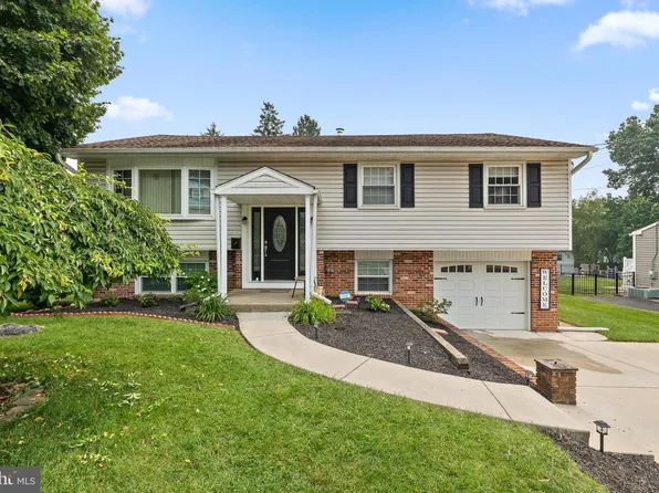 2255 Hillside Ln, Aston, PA 19014
