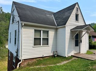119 N Lewis St, Glenville, WV 26351