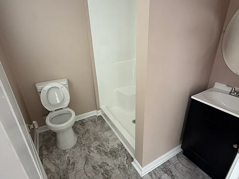 308 S 15th St — Photo 11