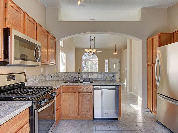 4th image of 8000 Verde Springs Dr