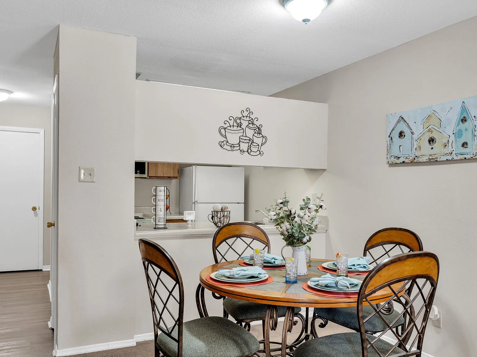 Sunlake Apartments — Photo 4