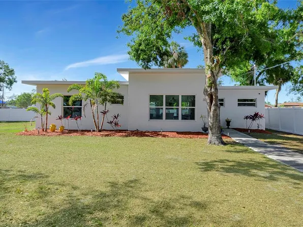 3090 6th St, Sarasota, FL 34237