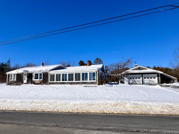 679 Neck Road, China, ME 04358