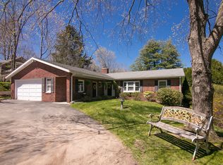 274 Tunxis Rd, West Hartford, CT 06107