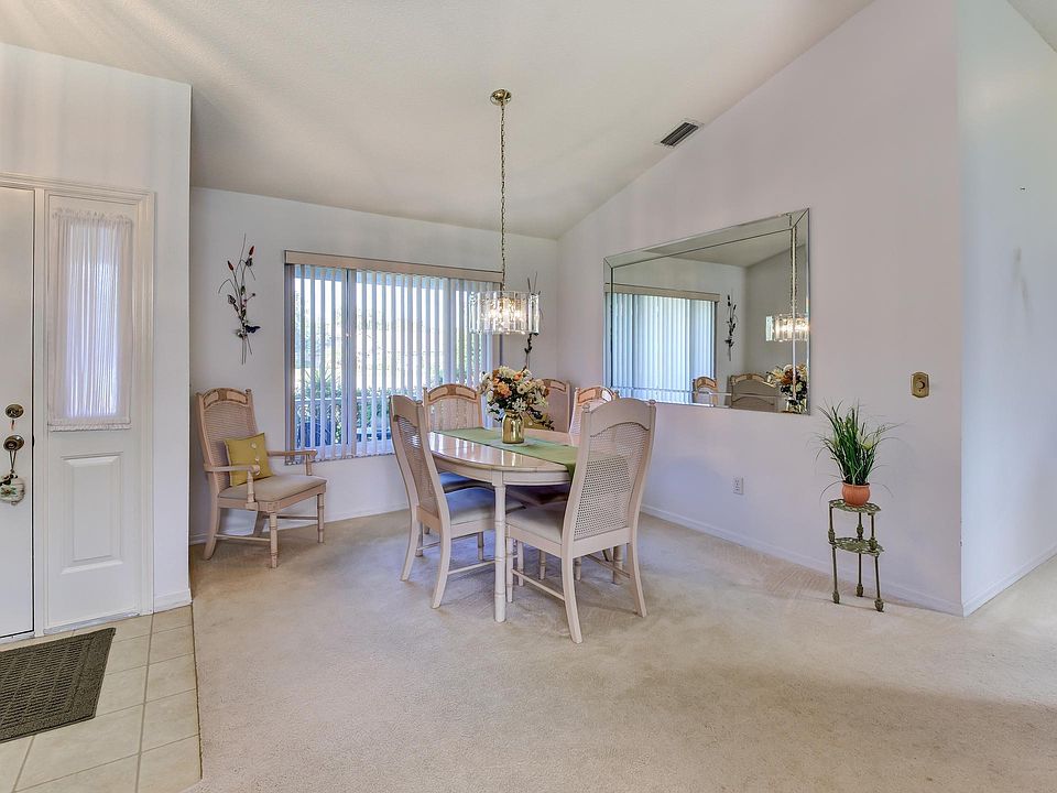 2nd image of 3926 Oak Crest Cir