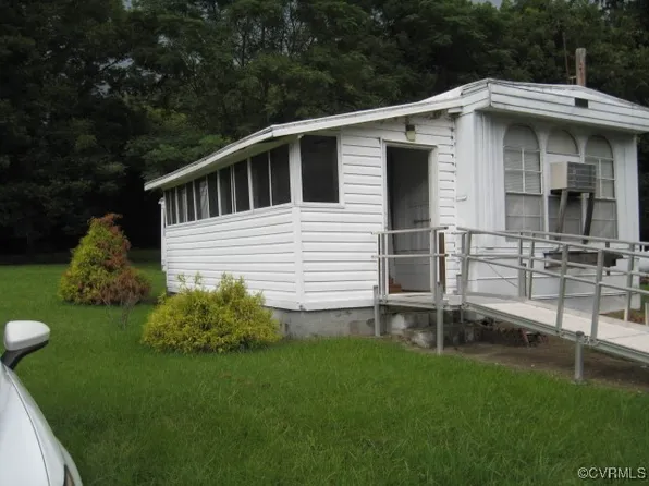 15413 Appomattox St, Chester, VA 23836