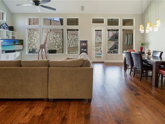 3rd image of 1202 Bentley Dr