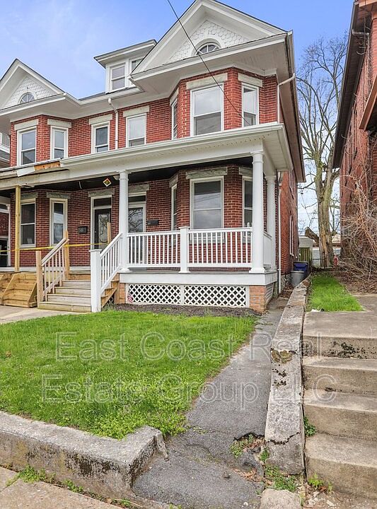 1st image of 831 W Franklin St