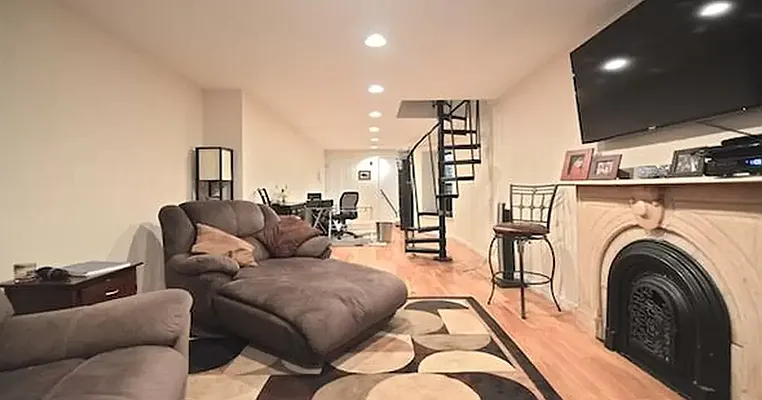 Rented by REAL New York | media 18