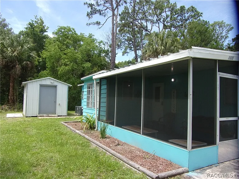 8810 W Arber Ct — Photo 2