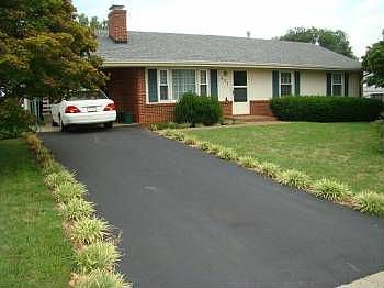 1st image of 401 Rebecca Ln