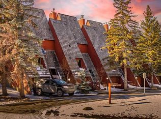 828 E Coach Bluff Cres SW #13, Calgary, AB T3H1A8