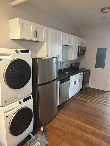 139 Troup St #204 Photo 1