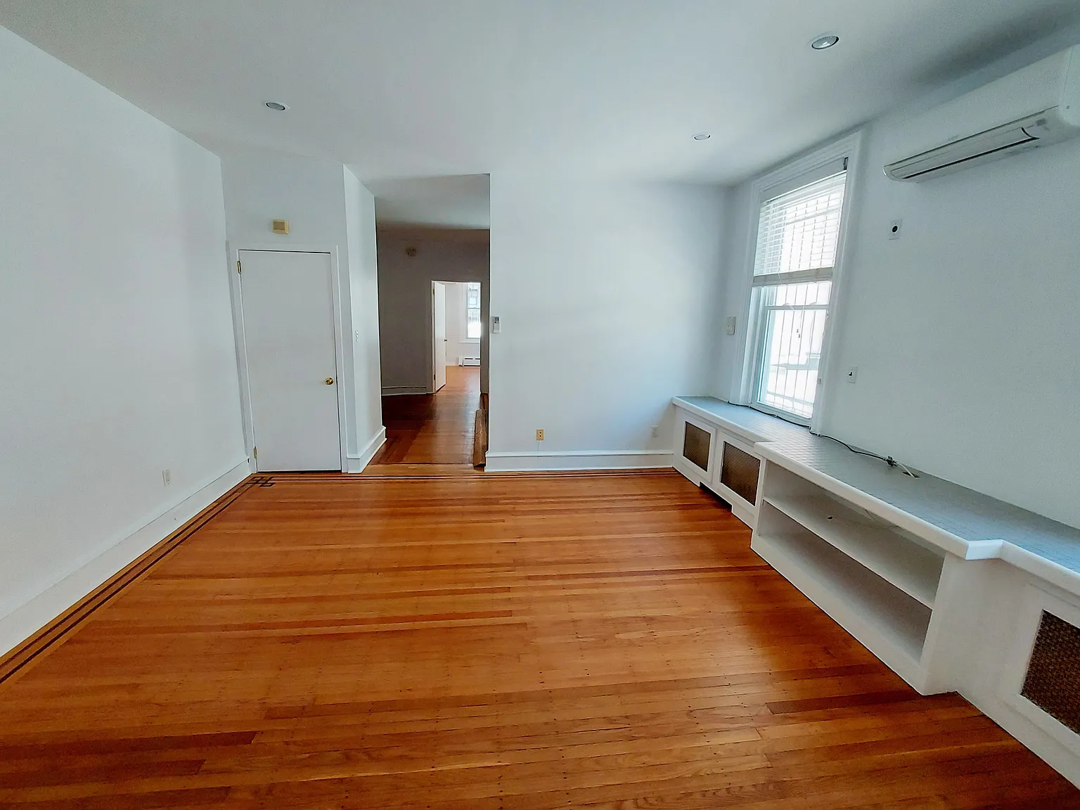 1 bed, 700 sqft, $1,875 — Photo 3