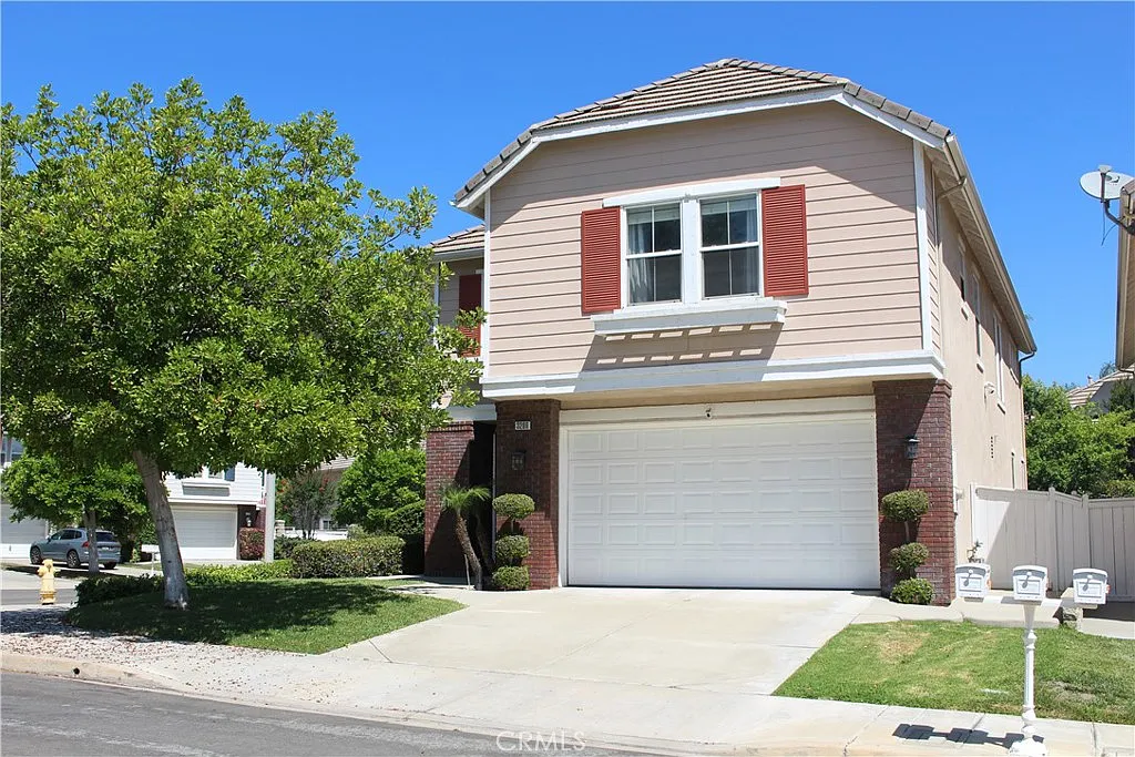 4 bed, 2980 sqft, $4,300 — Photo 2