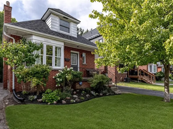 23 Kipling Rd, Hamilton, ON L8S 3X2