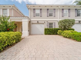 5782 Cove Cir #20, Naples, FL 34119