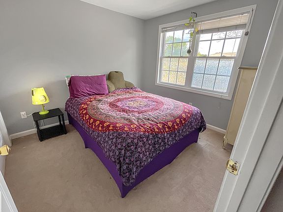 3rd image of 417 Hildreth St Unit 10