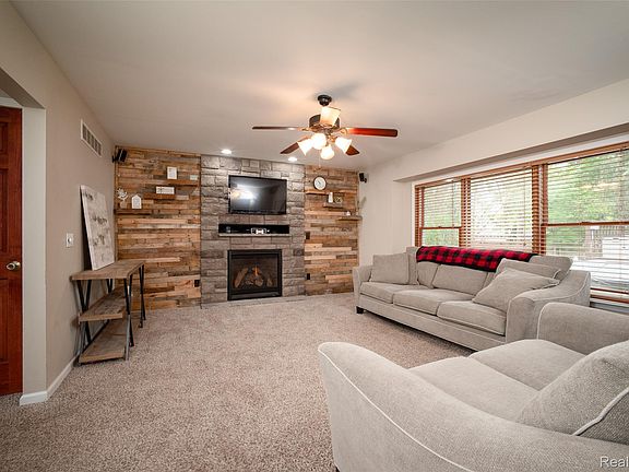 5th image of 11363 McKinley Rd