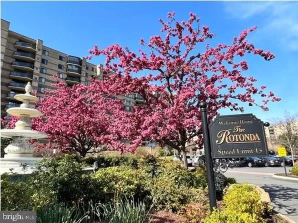 8380 Greensboro Dr APT 525, Mc Lean, VA 22102