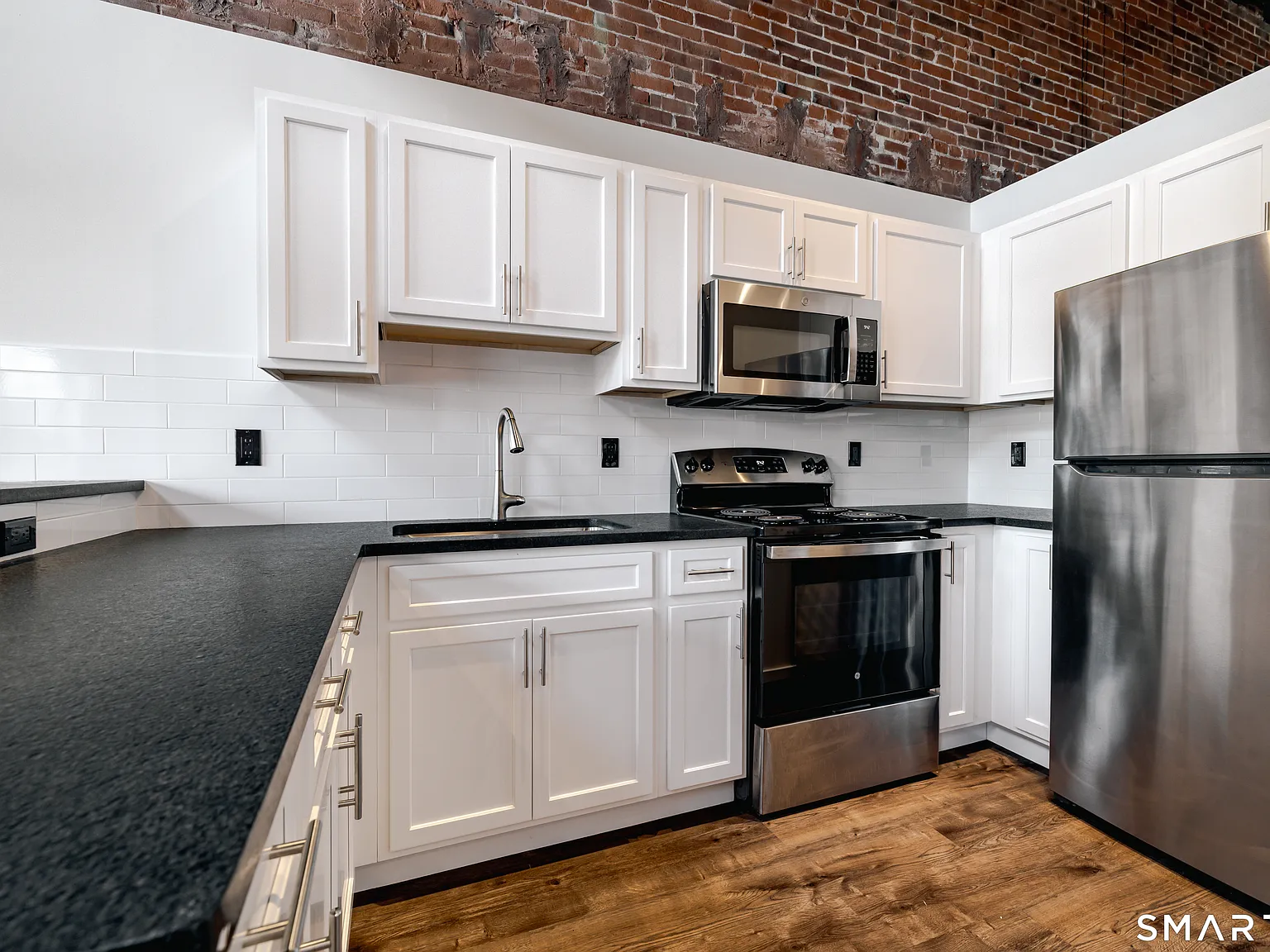 1 bed, 1.0 bath, 798 sqft, $2,450 — Photo 4