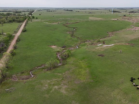 5th image of 220 Rd & Apache