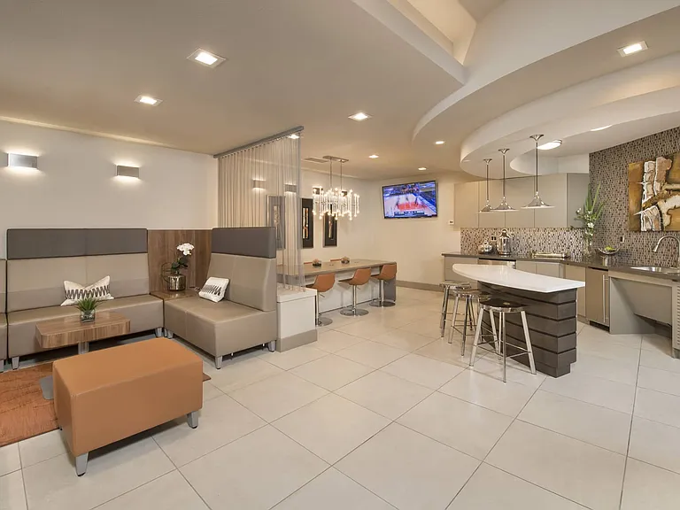 Residences at the Domain — Photo 22