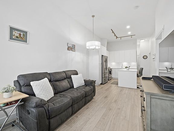 3rd image of 20673 78th Ave #611